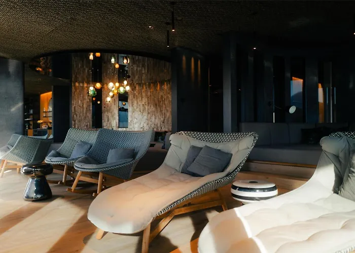 Me And Flims, By Hyatt Отель