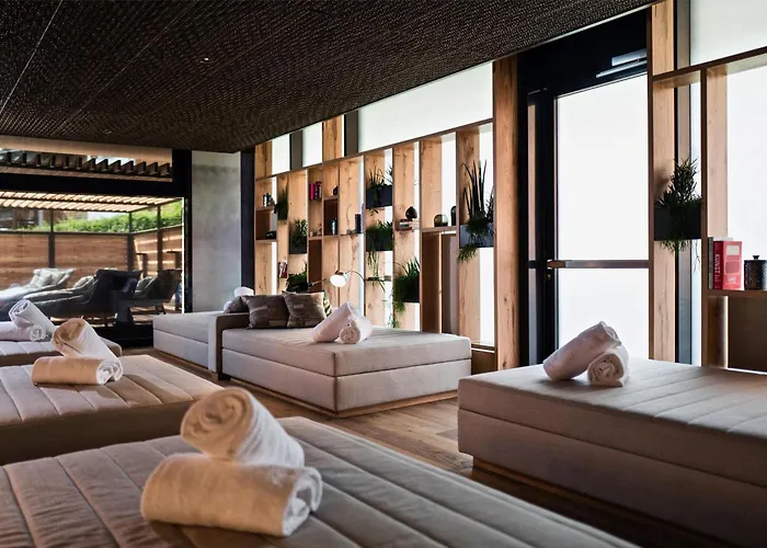 Me And Flims, By Hyatt Отель 4*