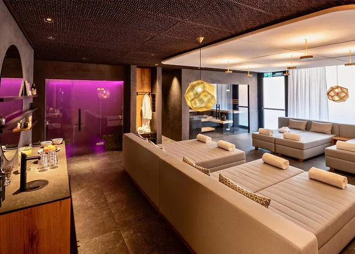 Hotel Me And Flims, By Hyatt 4*