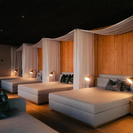 Hotel Me And Flims, By Hyatt 4*